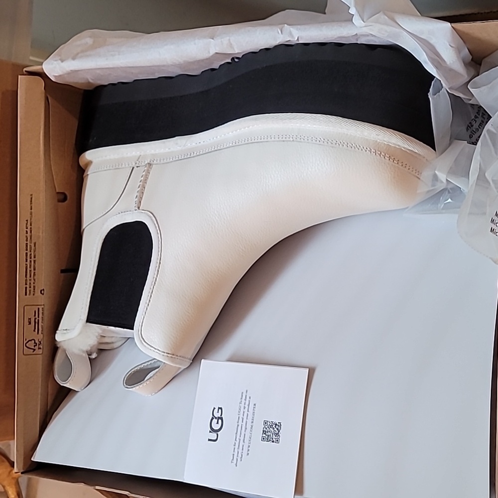UGG NEUMEL SHEARLING PLATFORM CHELSEA BOOTS WHITE SZ 10 - Picture 11 of 17